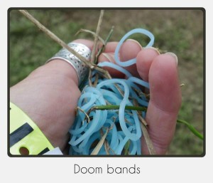 loom bands in field twitter user _beshlie